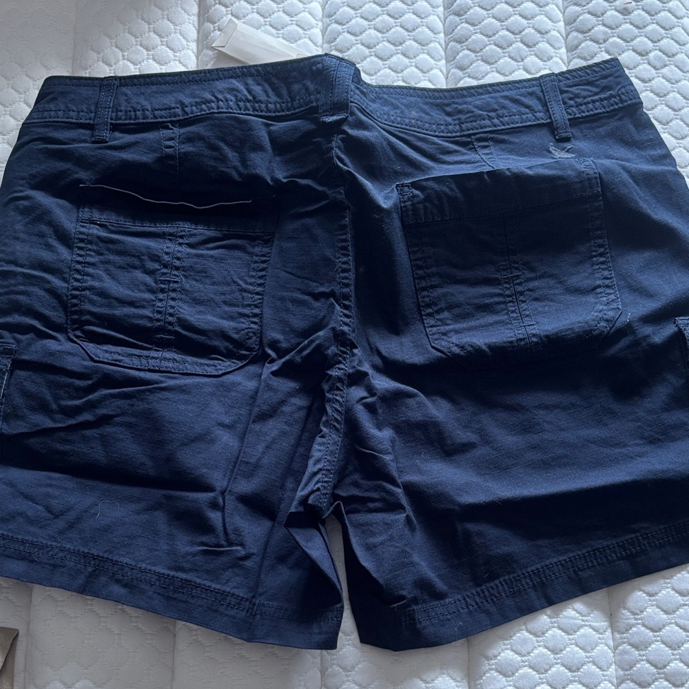 Eddie Bauer Dark Blue Women's Cargo Shorts - Picture 3 of 3